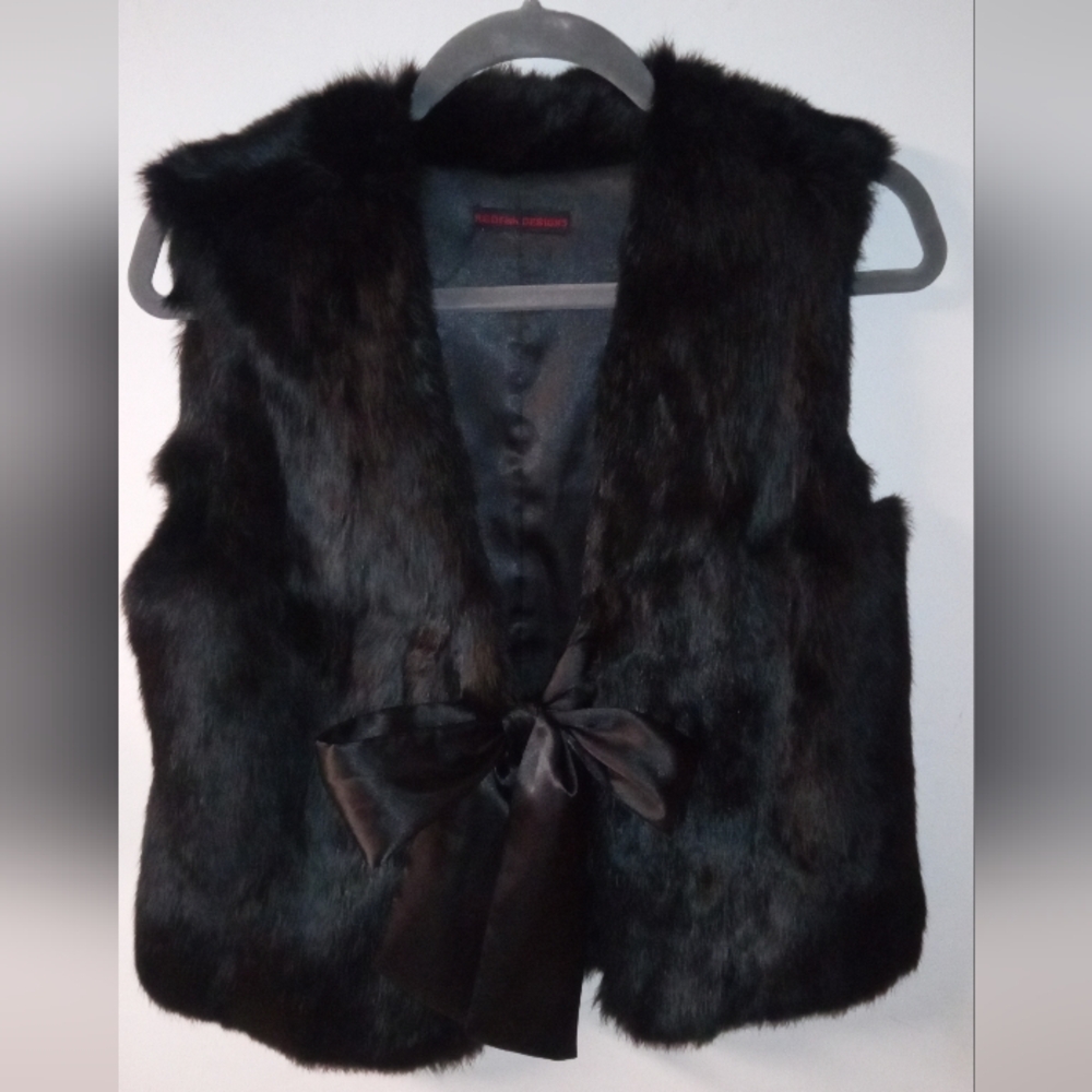 Red Fish Black rabbit fur vest